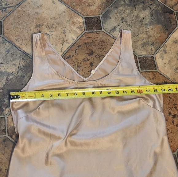 Elegant Satin Evening Dress Size L. Round neck in front and V-neck in back . - Picture 5 of 9